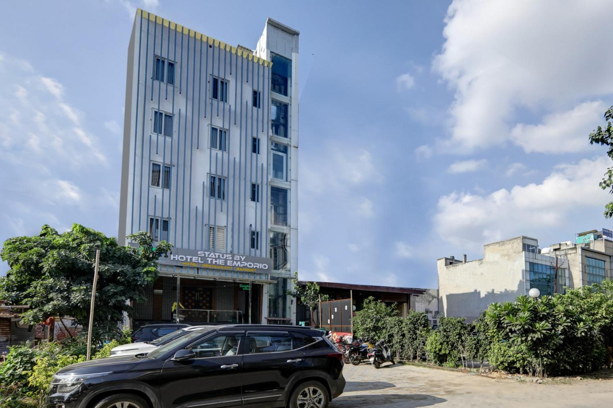 Status By Hotel The Emporio Ghaziabad Exteriör bild