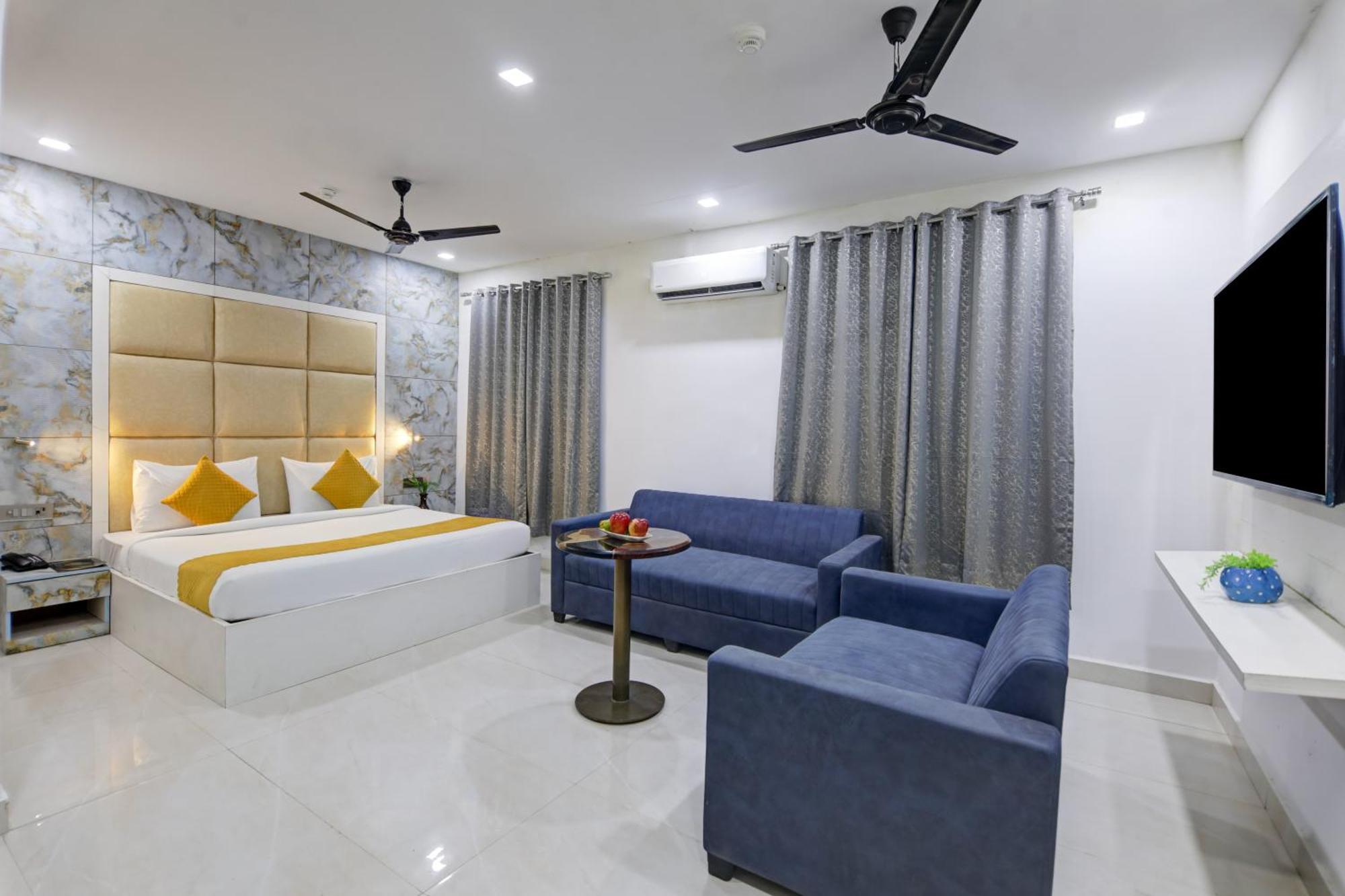 Status By Hotel The Emporio Ghaziabad Exteriör bild