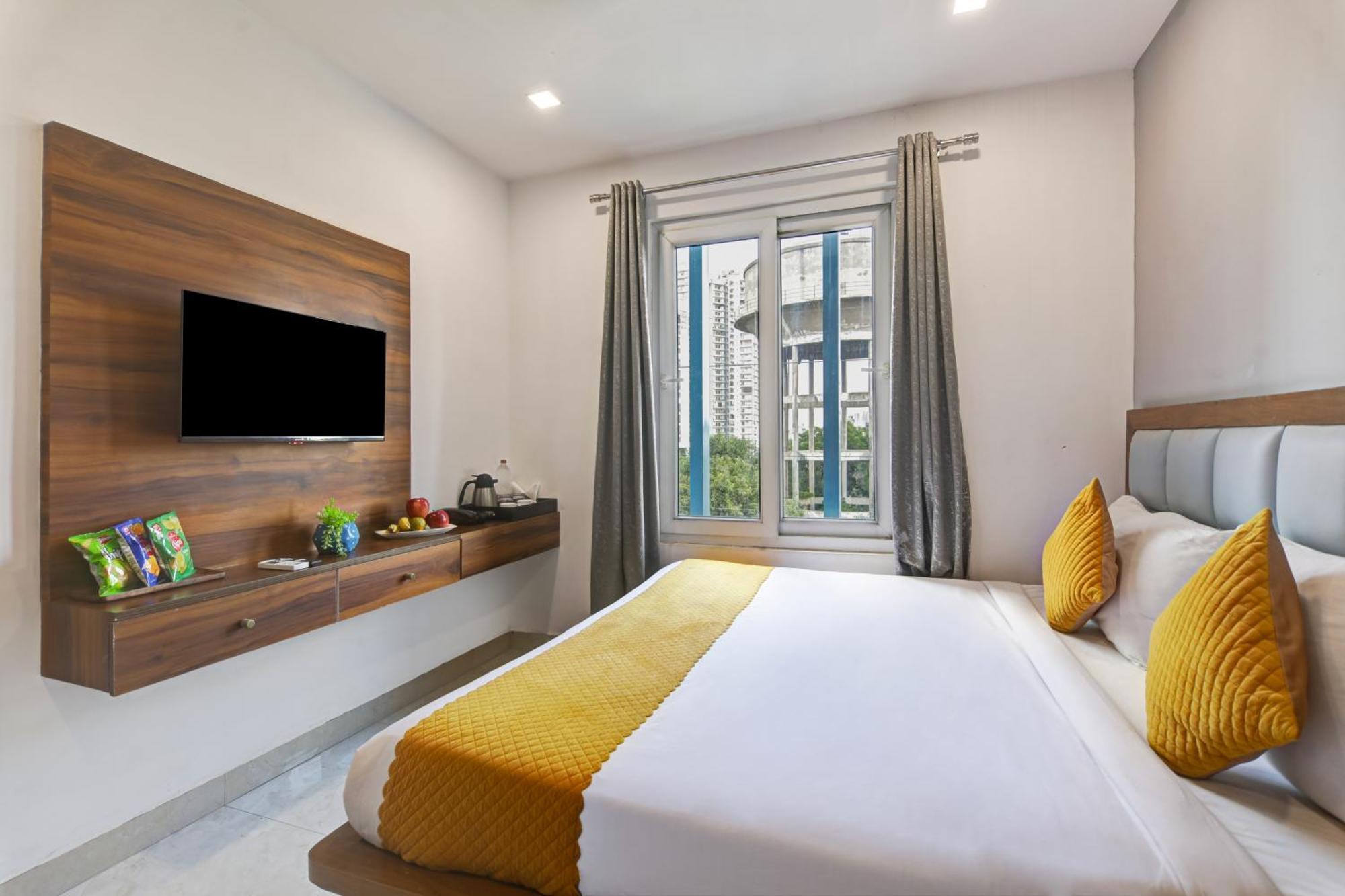 Status By Hotel The Emporio Ghaziabad Exteriör bild